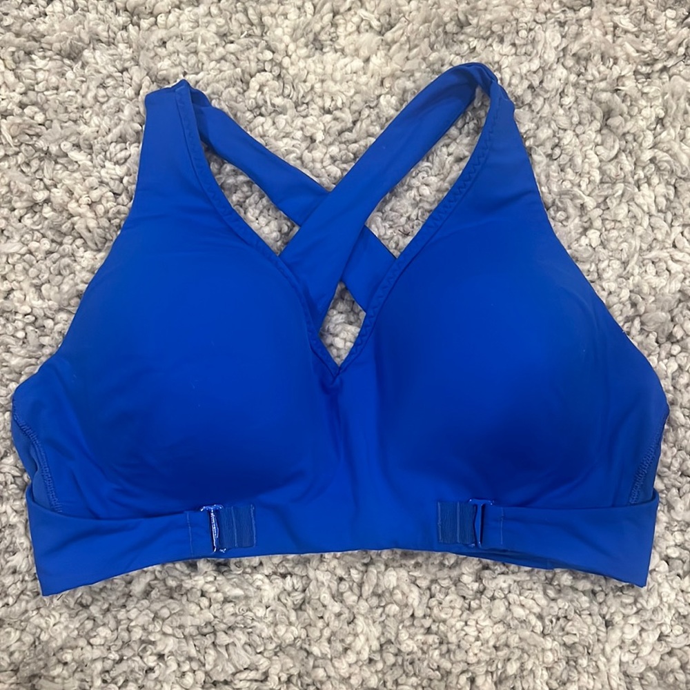 Athleta be bold wrap front sports bra. Size M. EUC. Royal blue